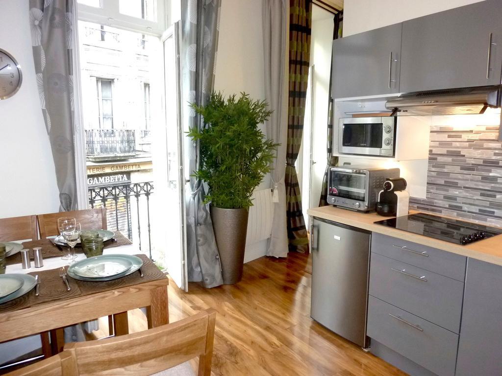 Appartement "Princesse Eleonore" - Centre Historique Bordeaux Zimmer foto